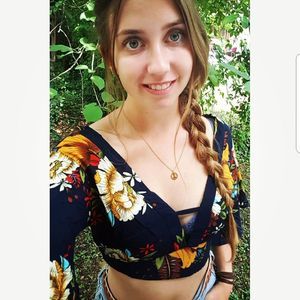 Meet your Posher, Julia